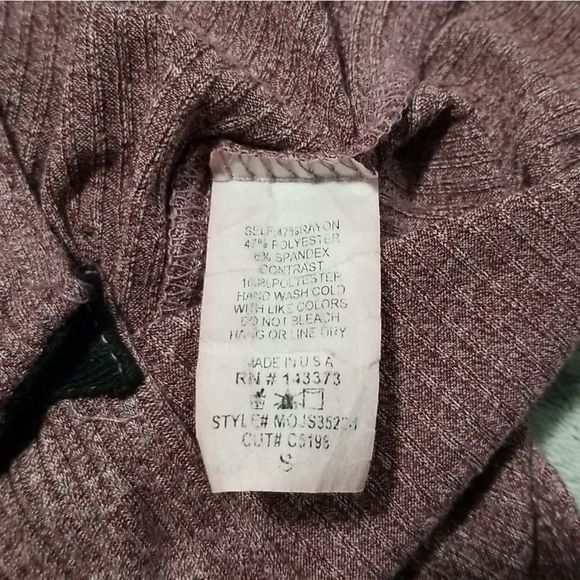 Cold Shoulder Ribbed Bodysuit - Picture 4 of 4